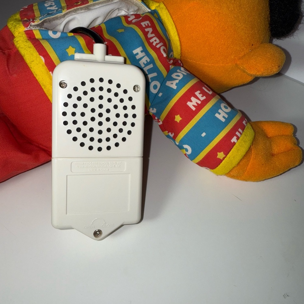 Vintage Sesame Street Bilingual Ernie English/Spanish 16” Tyco Plush 1995 - Picture 4 of 8